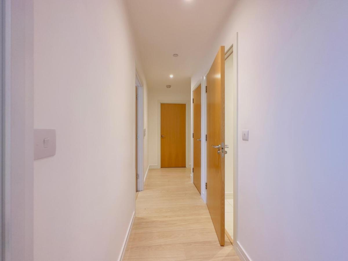 Luxurious Comfy Penthouse - Steps To East Croydon Train Station - Views Appartement Buitenkant foto