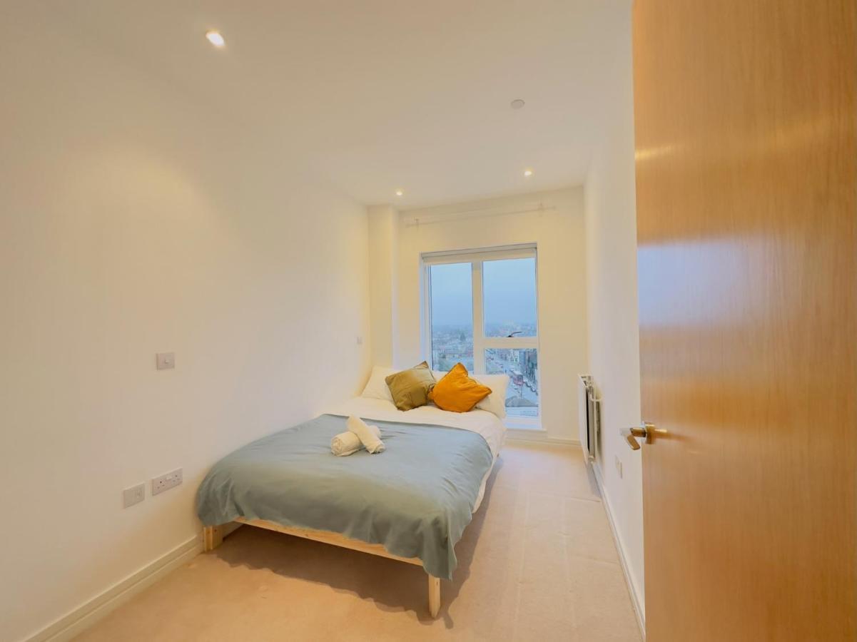 Luxurious Comfy Penthouse - Steps To East Croydon Train Station - Views Appartement Buitenkant foto