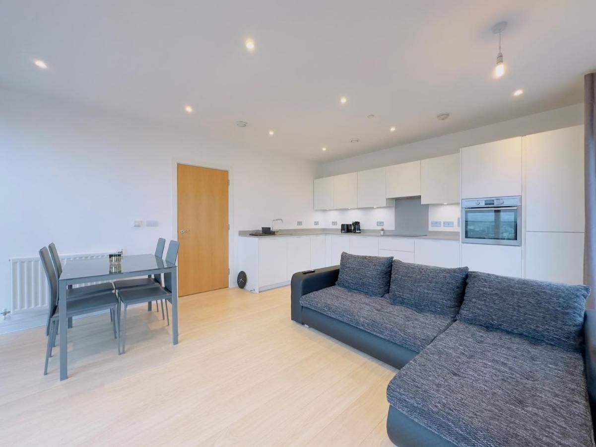 Luxurious Comfy Penthouse - Steps To East Croydon Train Station - Views Appartement Buitenkant foto