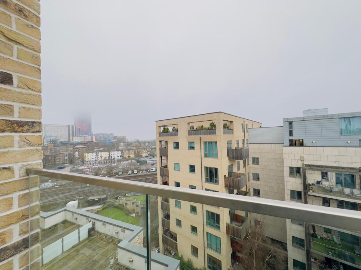 Luxurious Comfy Penthouse - Steps To East Croydon Train Station - Views Appartement Buitenkant foto